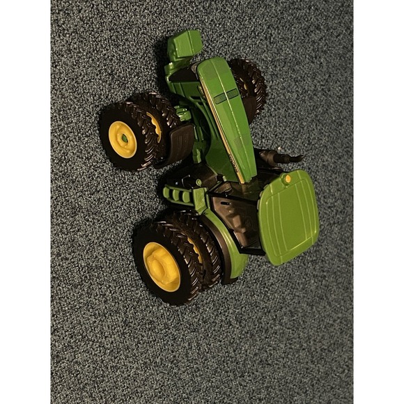 ERTL John Deere 8 Wheel‎Tractor
